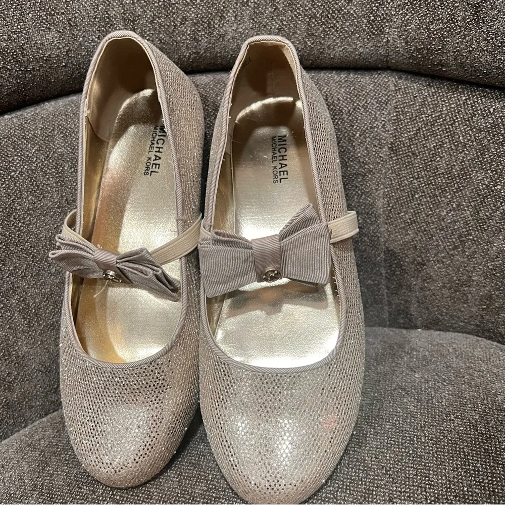 Michael Kors Roverdale girls ballerinas size 3‎